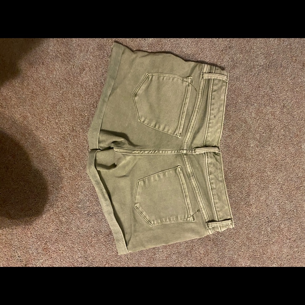 shorts - Picture 3 of 3